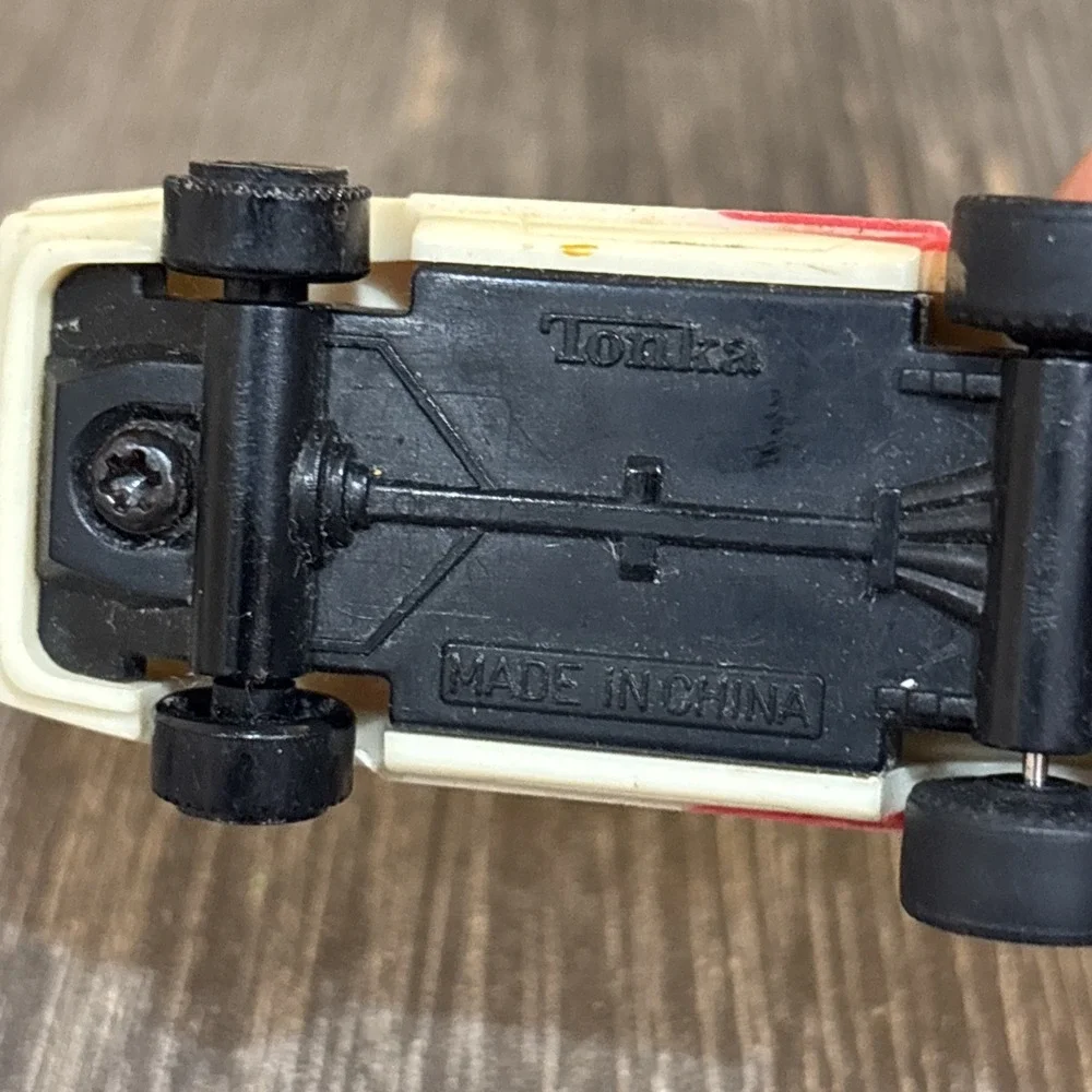 Tonka TNT Racers The Streaker 1/64 Chevy Corvette Raw Speed